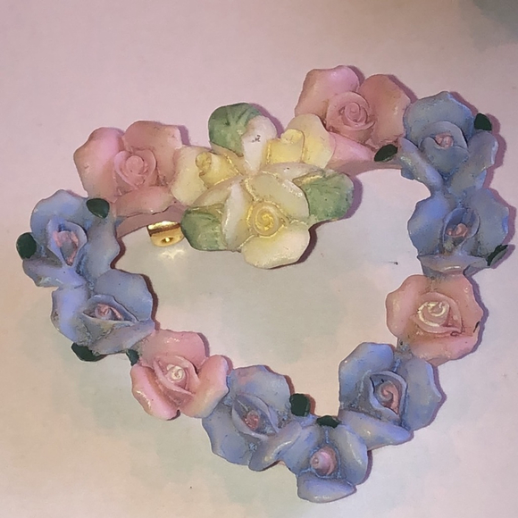 Floral Boho Vintage Heart Brooch with Pastel Roses - Picture 2 of 5